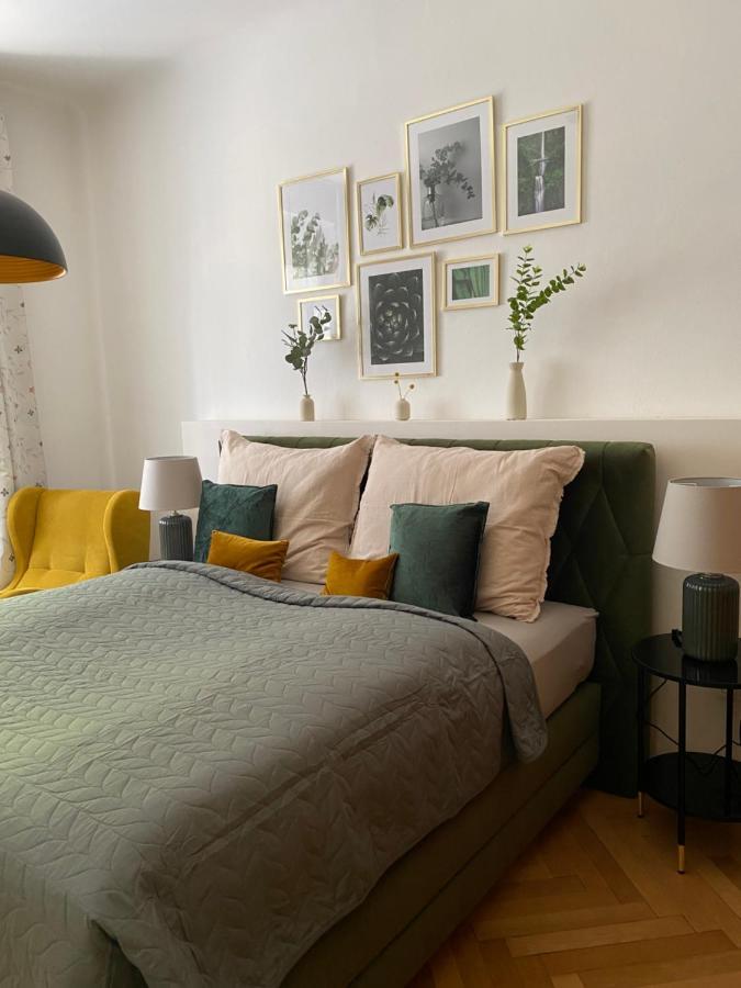 Big Vintage Style Flat Near Schonbrunn Apartment Wina Bagian luar foto