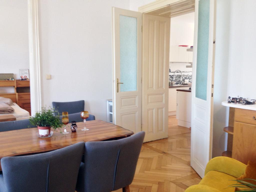 Big Vintage Style Flat Near Schonbrunn Apartment Wina Bagian luar foto