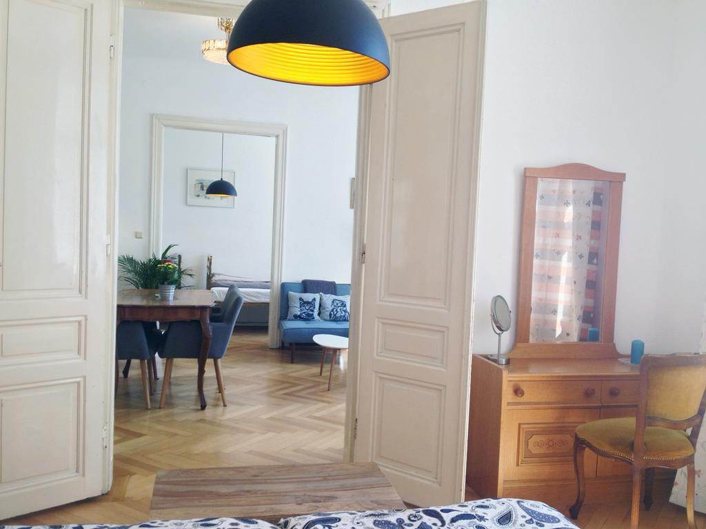 Big Vintage Style Flat Near Schonbrunn Apartment Wina Bagian luar foto