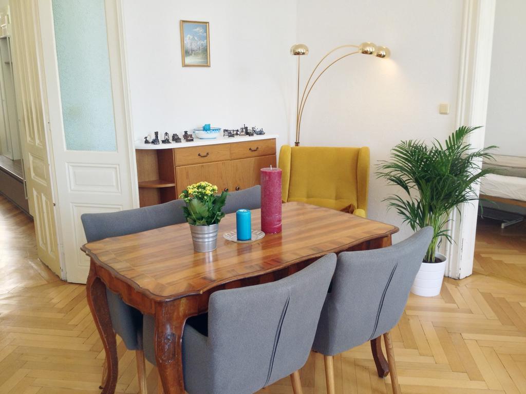 Big Vintage Style Flat Near Schonbrunn Apartment Wina Bagian luar foto