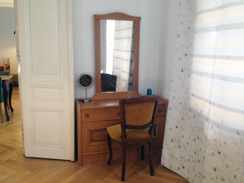 Big Vintage Style Flat Near Schonbrunn Apartment Wina Bagian luar foto